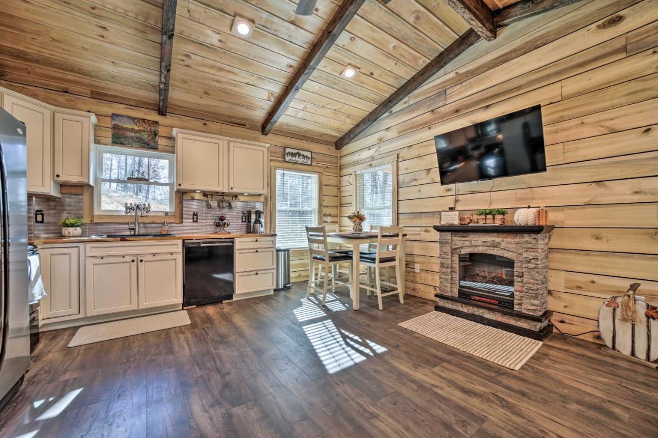 Modern Cabin With Fire Pit Less Than 3 Mi To Trails! Pisgah Forest Exterior photo